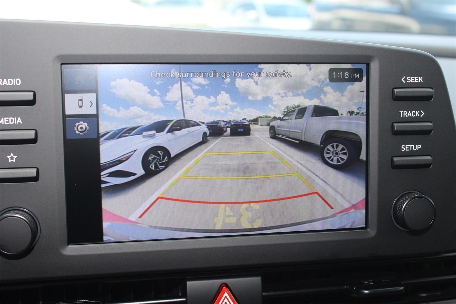 2025 Hyundai Elantra SEL - Photo 11