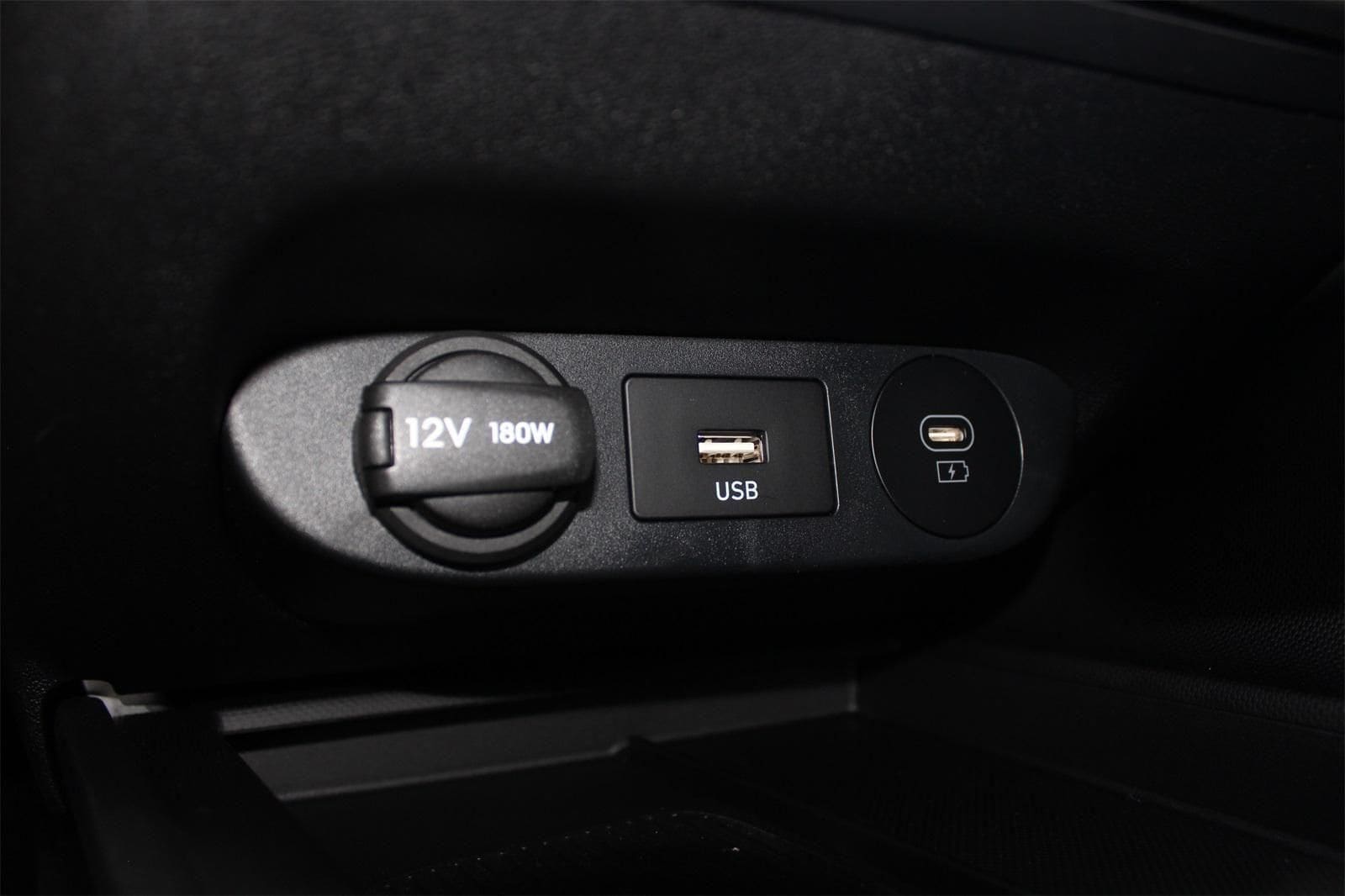 2025 Hyundai Elantra SEL - Photo 13