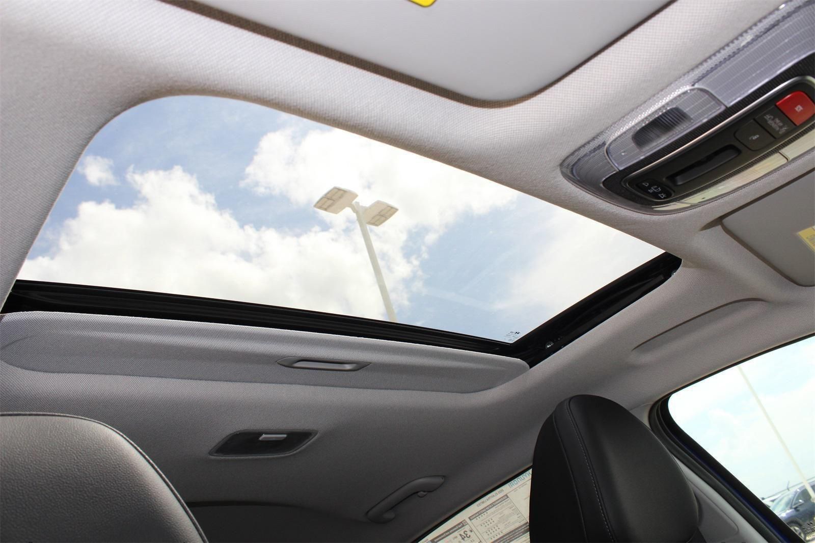 2025 Hyundai Elantra Limited - Photo 25