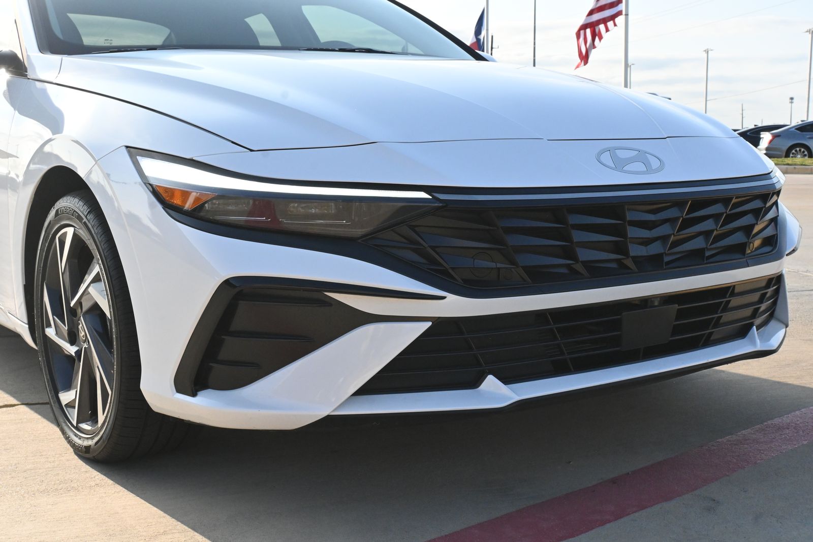 2025 Hyundai Elantra Limited - Photo 26