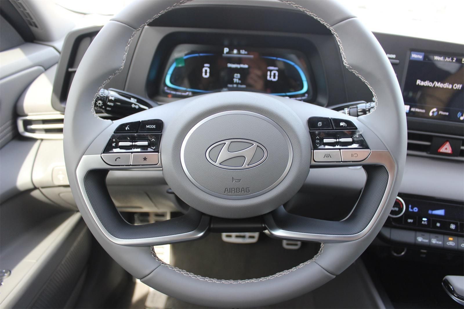 2025 Hyundai Elantra SEL - Photo 6