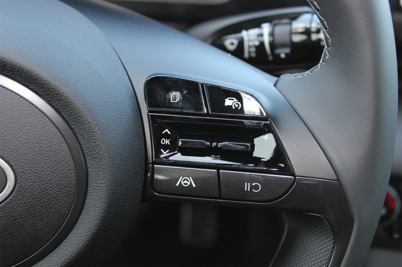 2025 Hyundai Elantra SEL - Photo 8