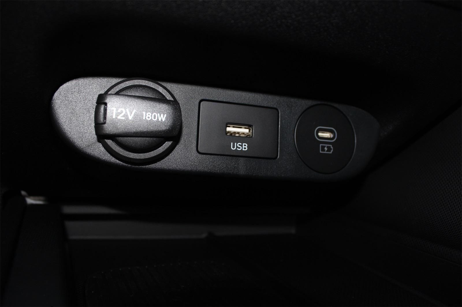 2025 Hyundai Elantra SEL - Photo 13