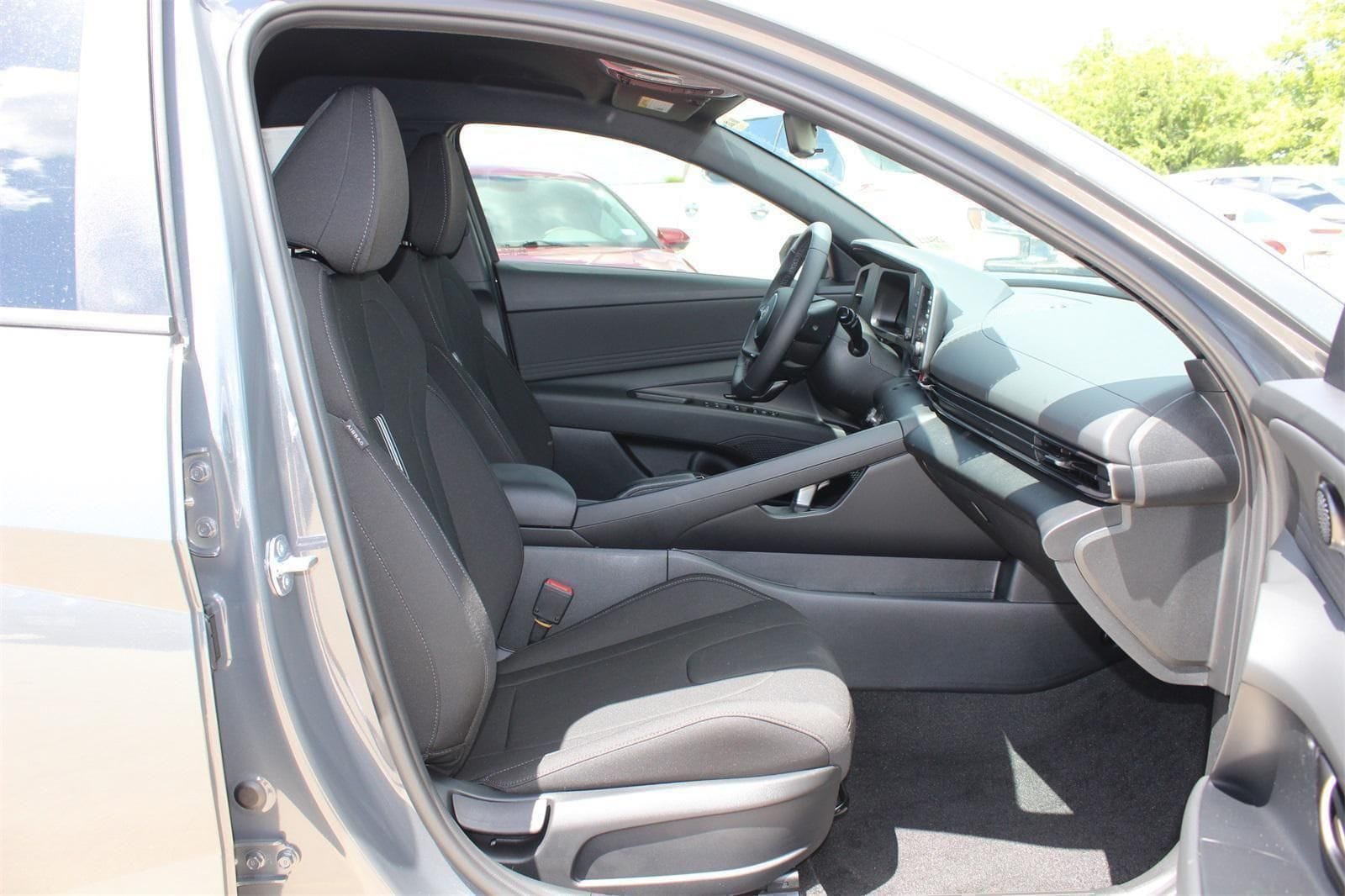 2025 Hyundai Elantra SEL - Photo 22