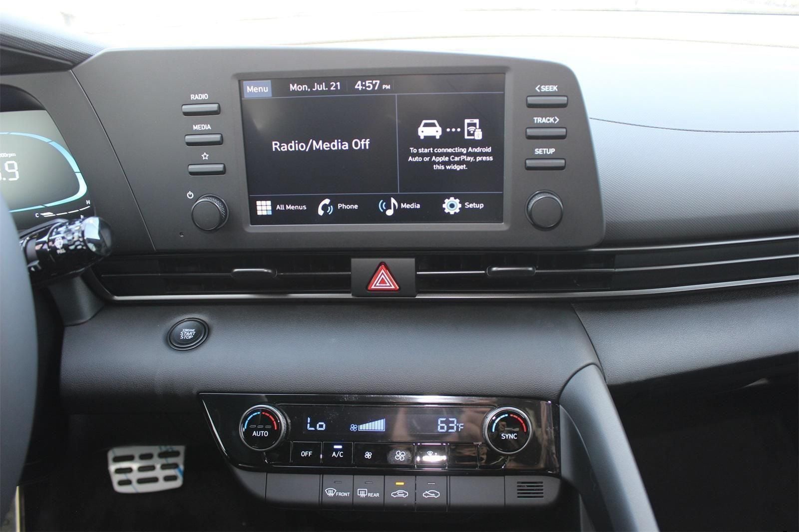 2025 Hyundai Elantra SEL - Photo 10