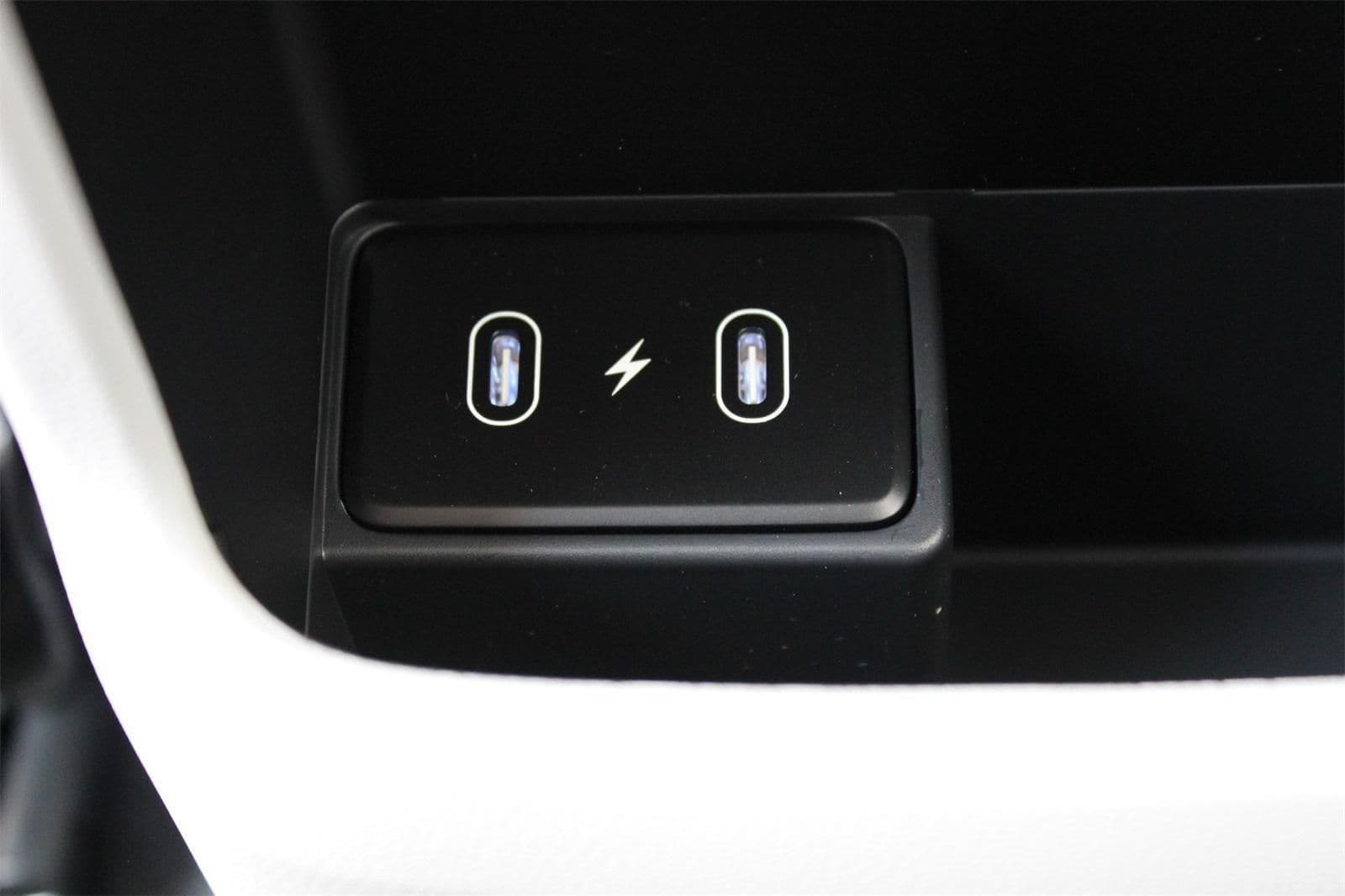 2025 Hyundai Kona EV SEL - Photo 14