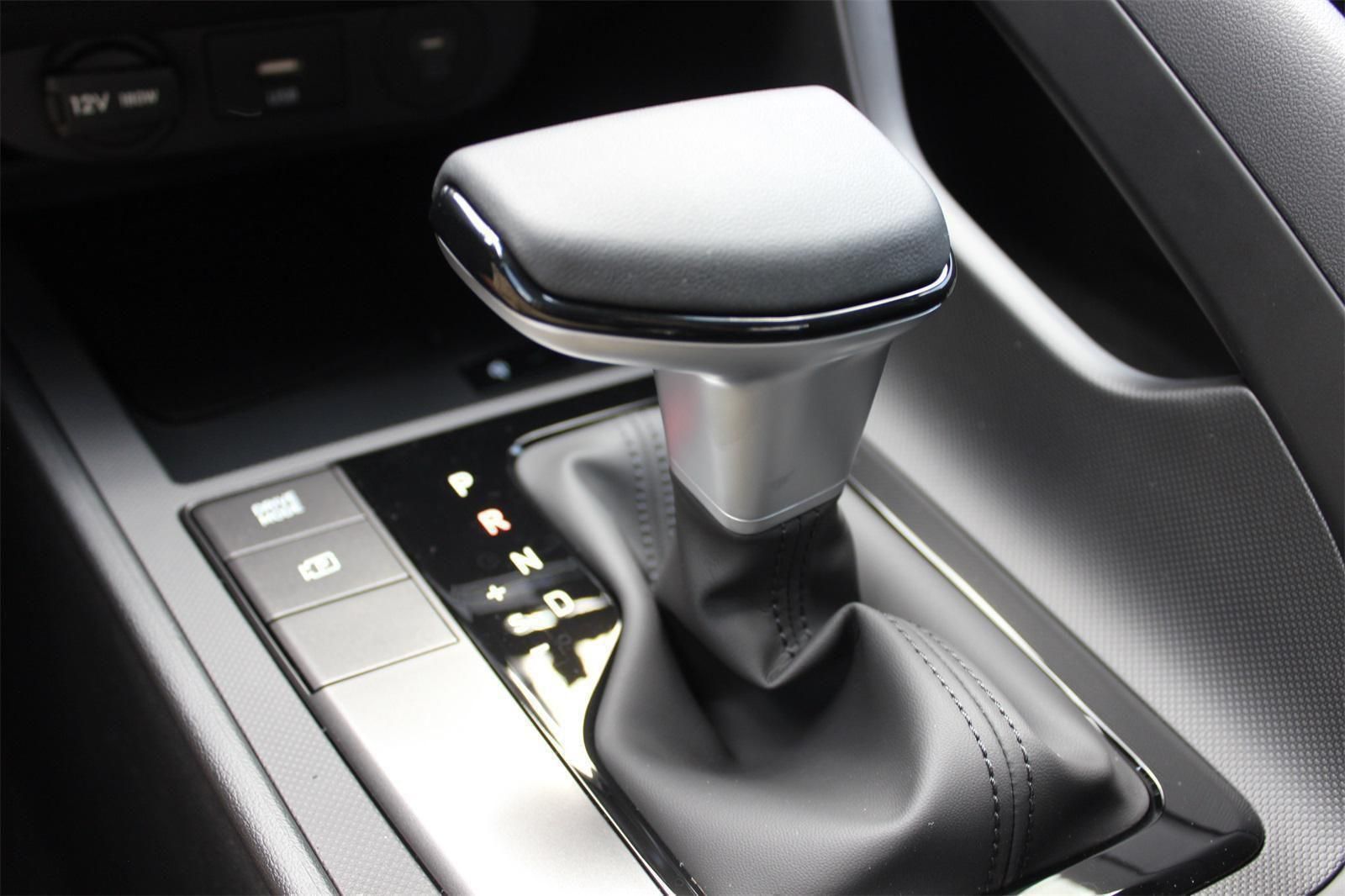 2025 Hyundai Elantra SEL - Photo 12