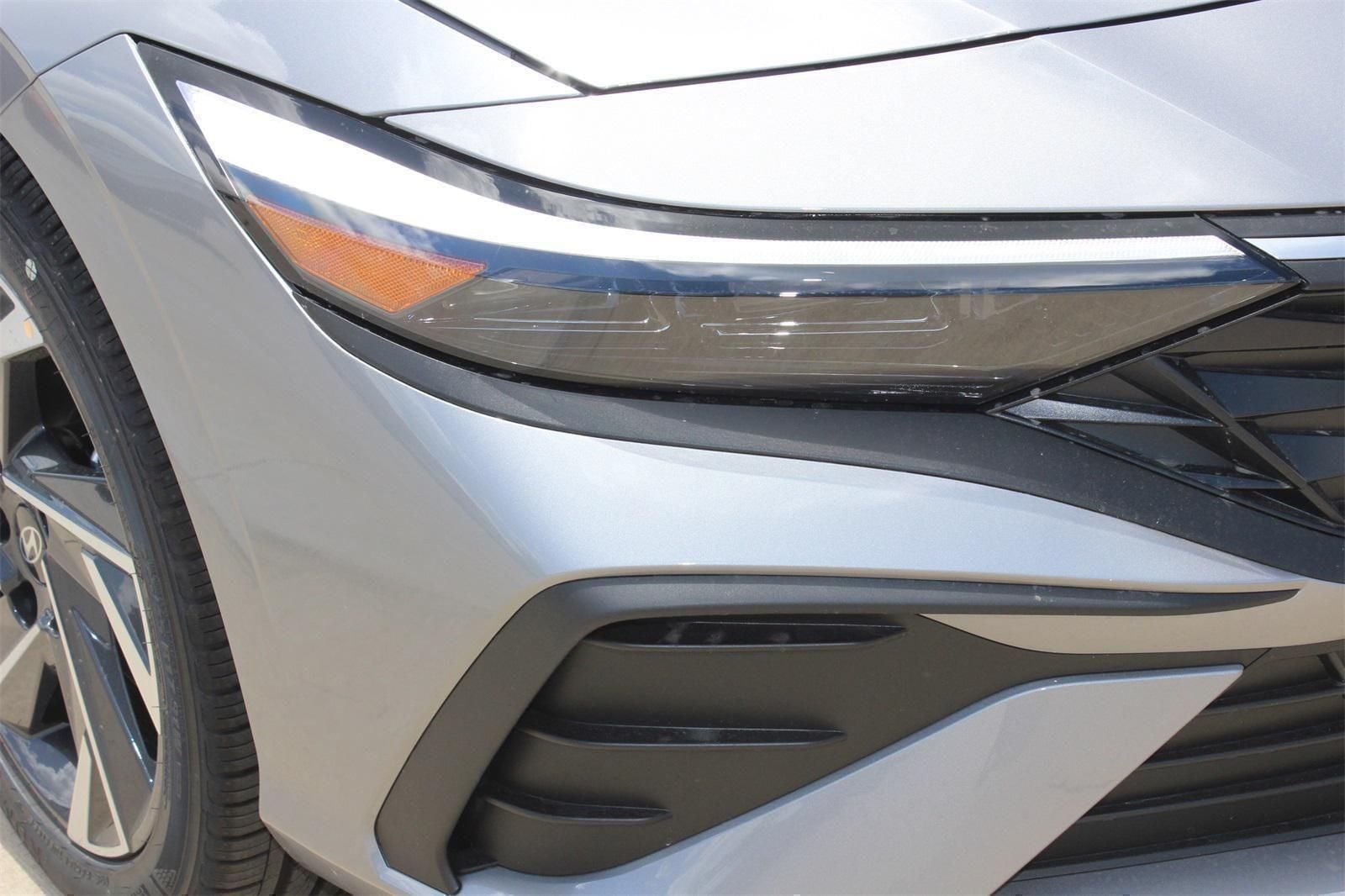 2025 Hyundai Elantra SEL - Photo 26