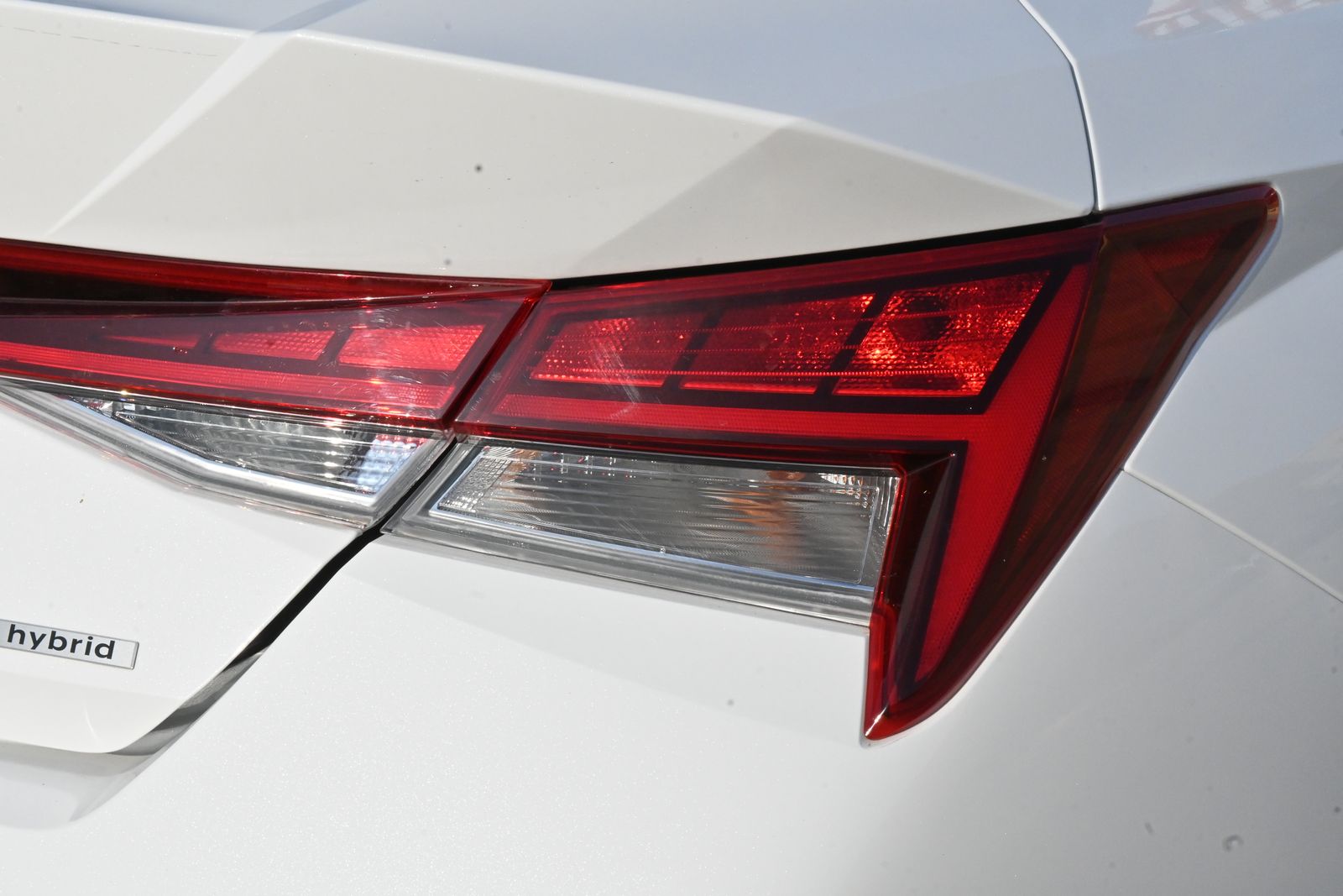 2025 Hyundai Elantra Limited - Photo 20