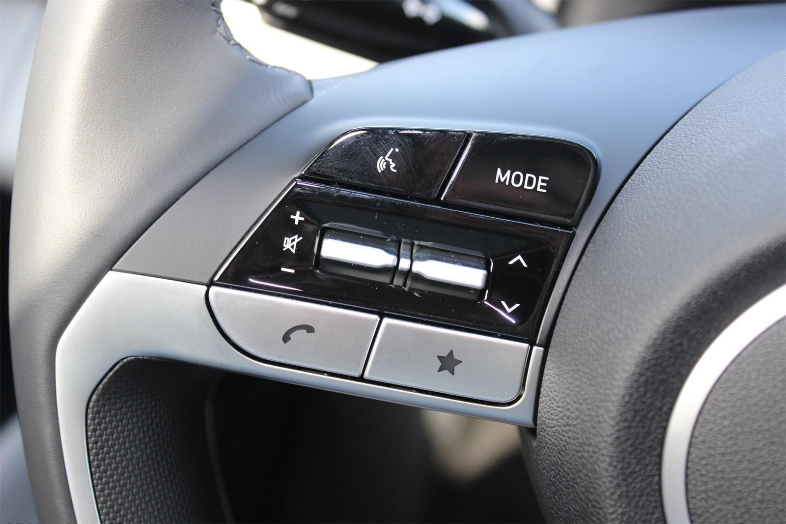 2025 Hyundai Elantra Limited - Photo 7