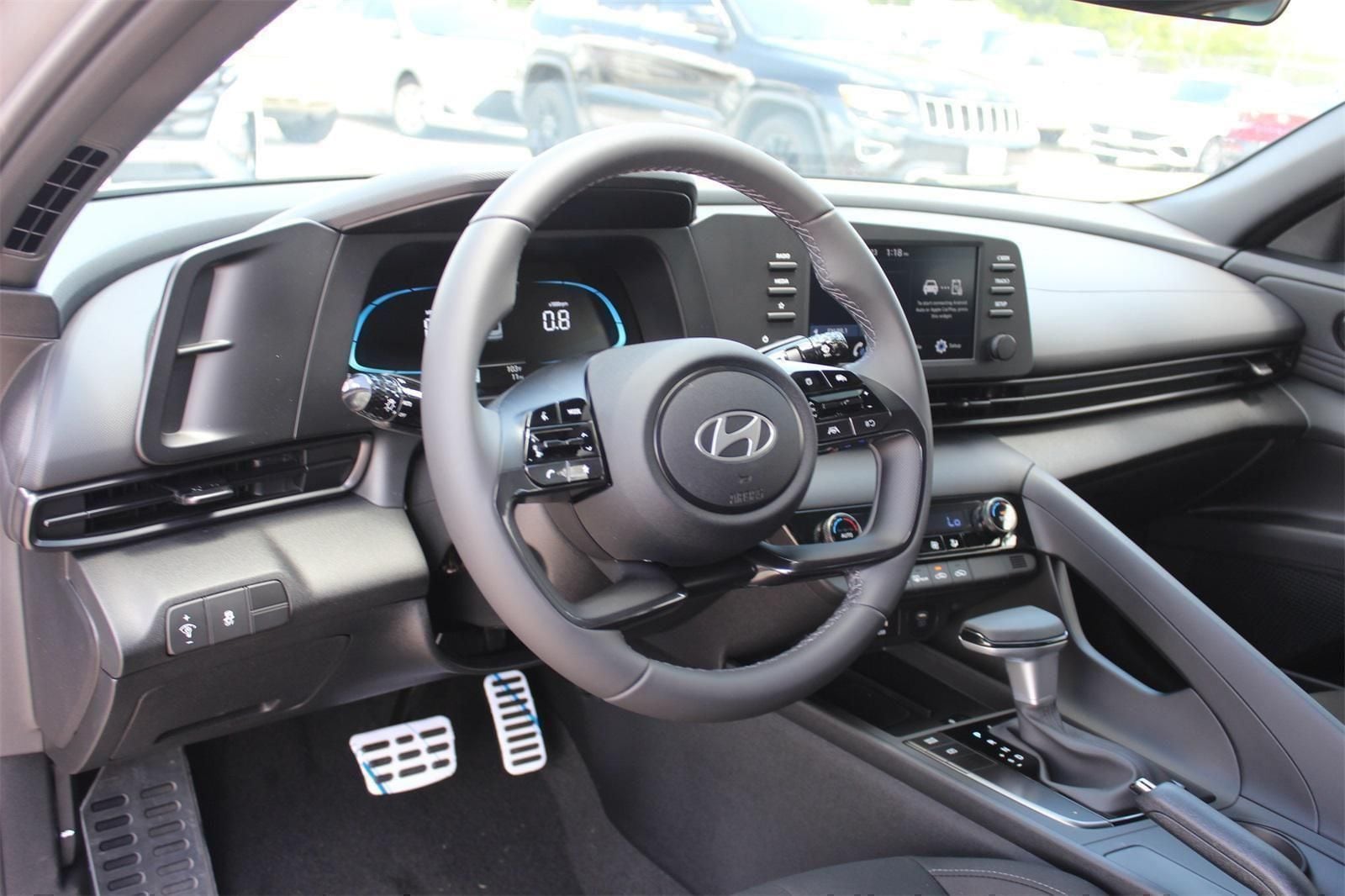 2025 Hyundai Elantra SEL - Photo 15
