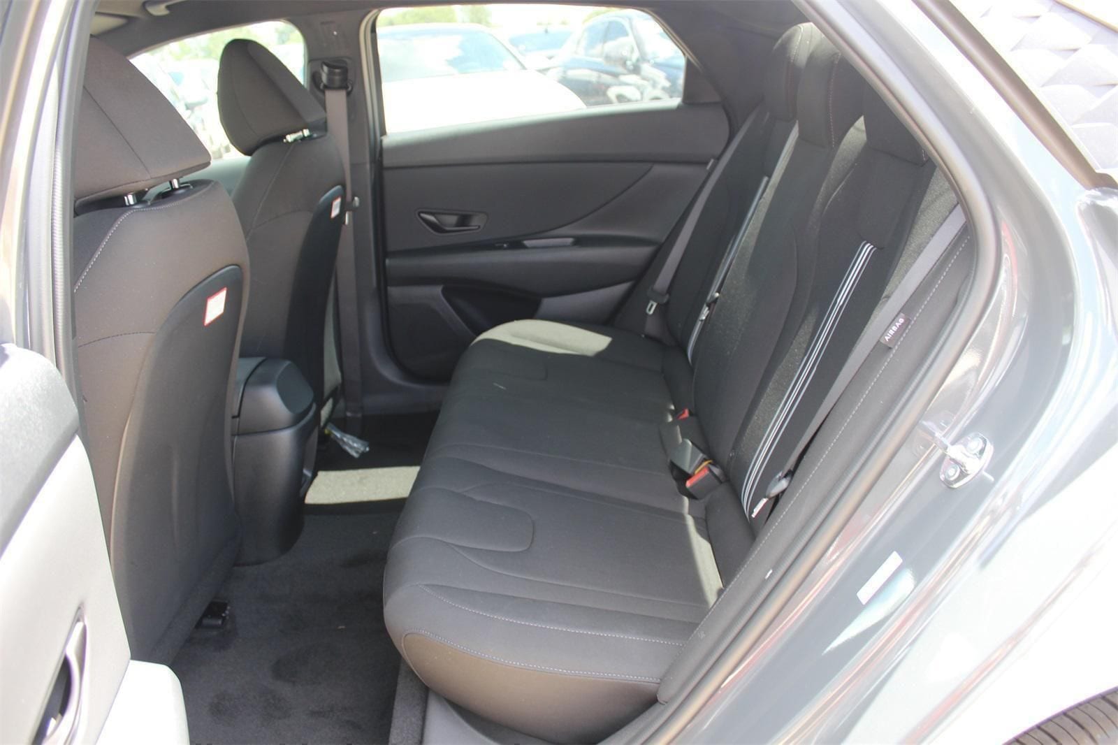 2025 Hyundai Elantra SEL - Photo 18