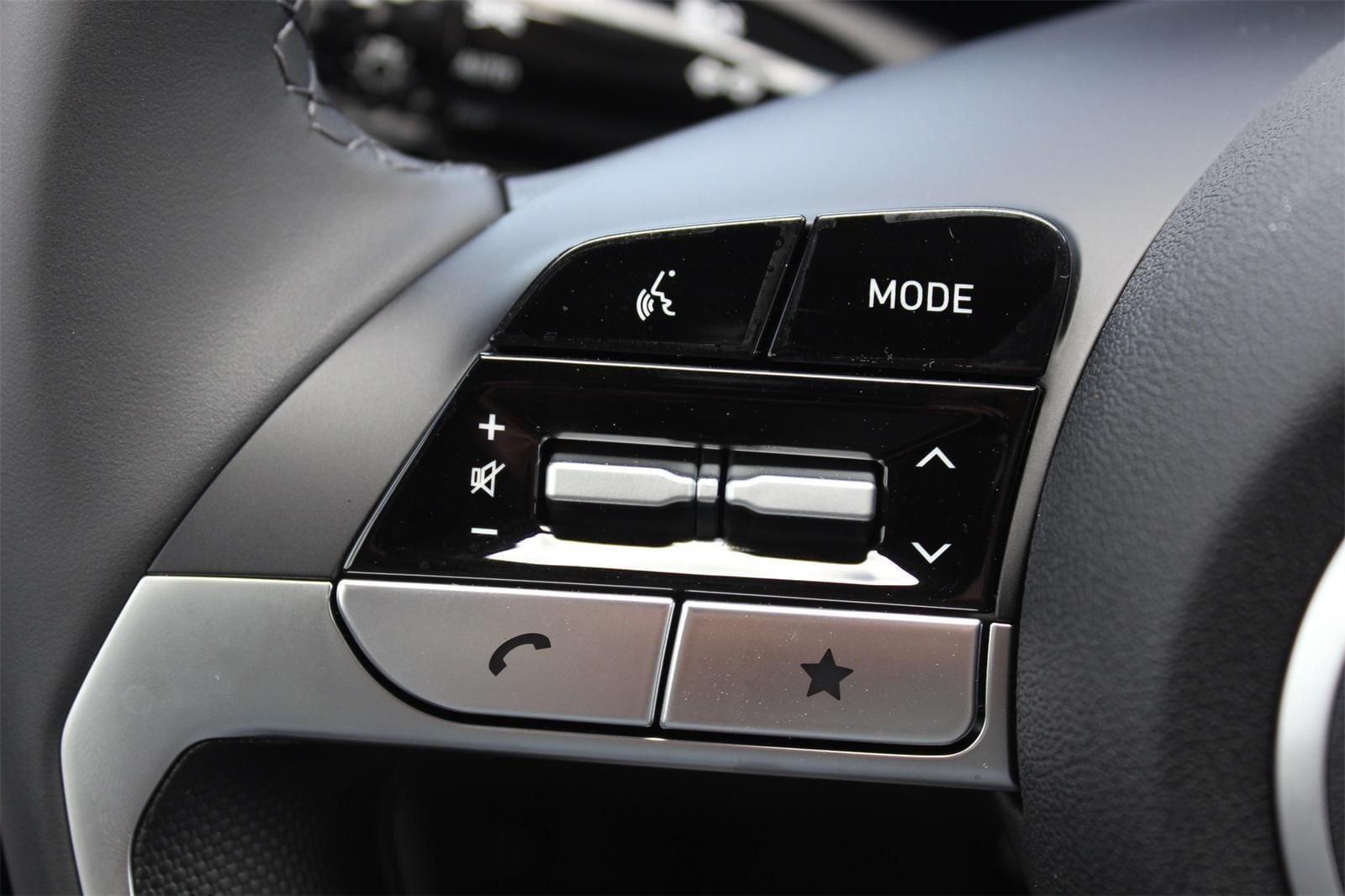 2025 Hyundai Elantra Limited - Photo 7