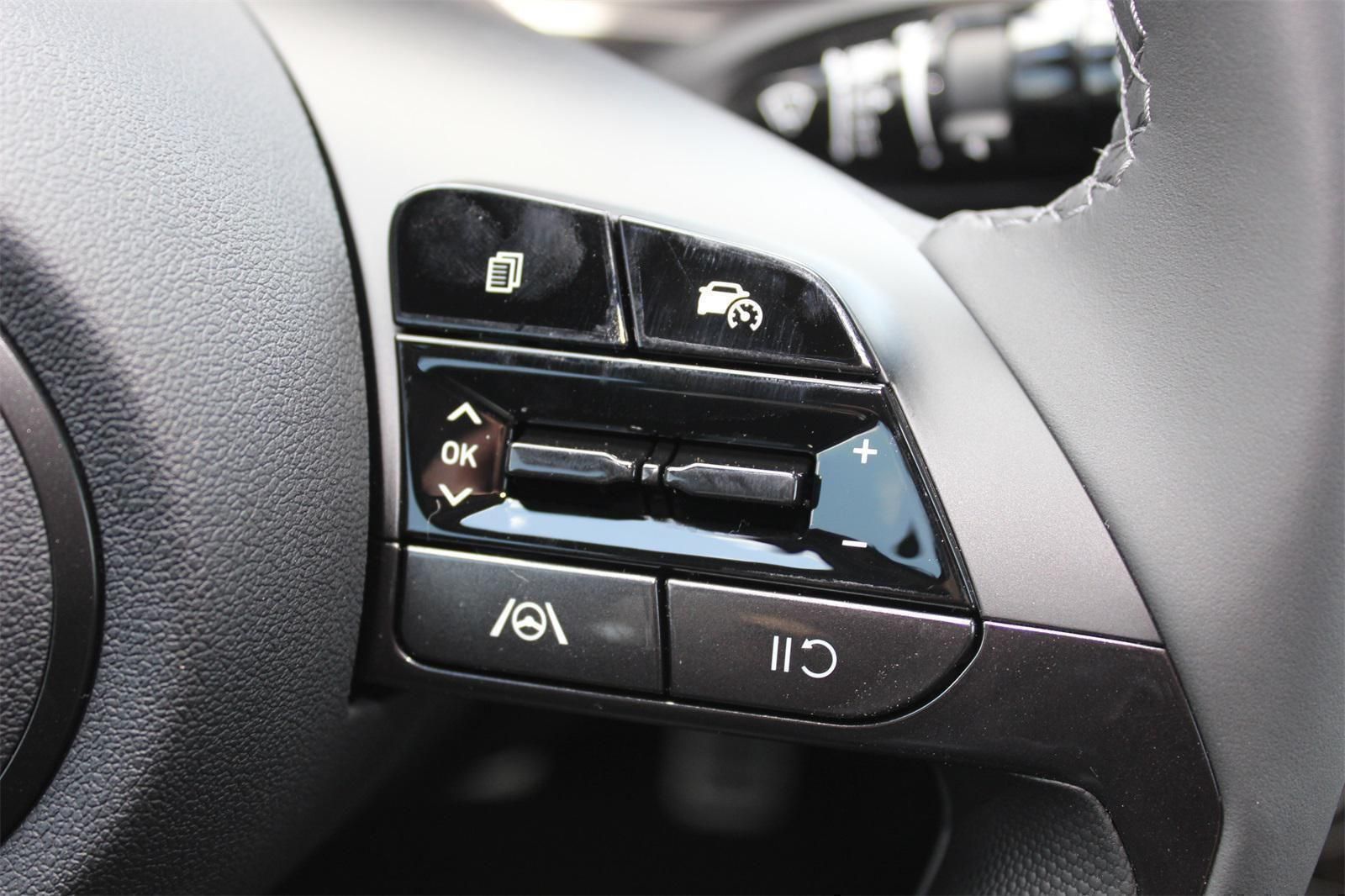 2025 Hyundai Elantra SEL - Photo 9