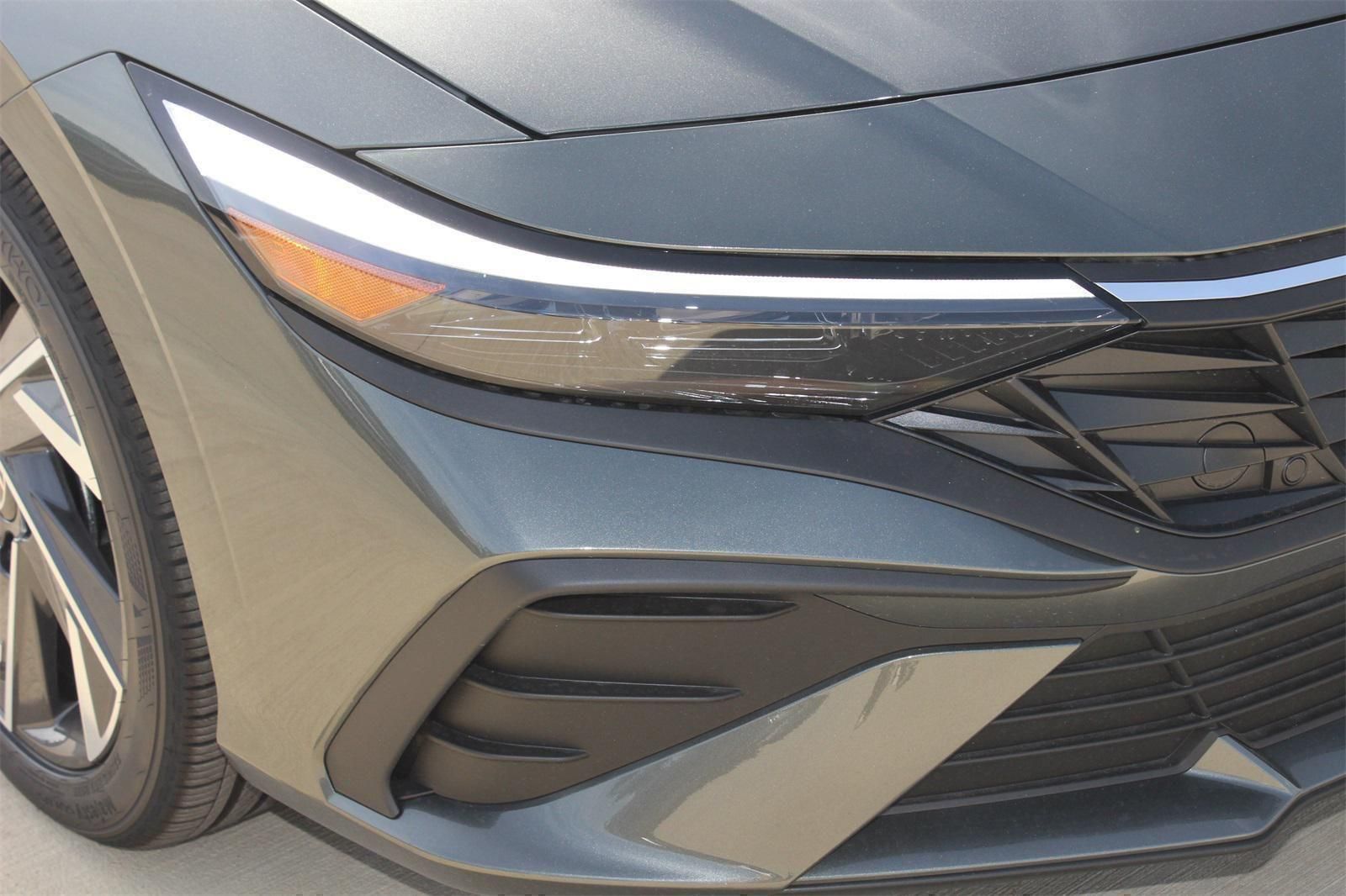 2025 Hyundai Elantra SEL - Photo 26