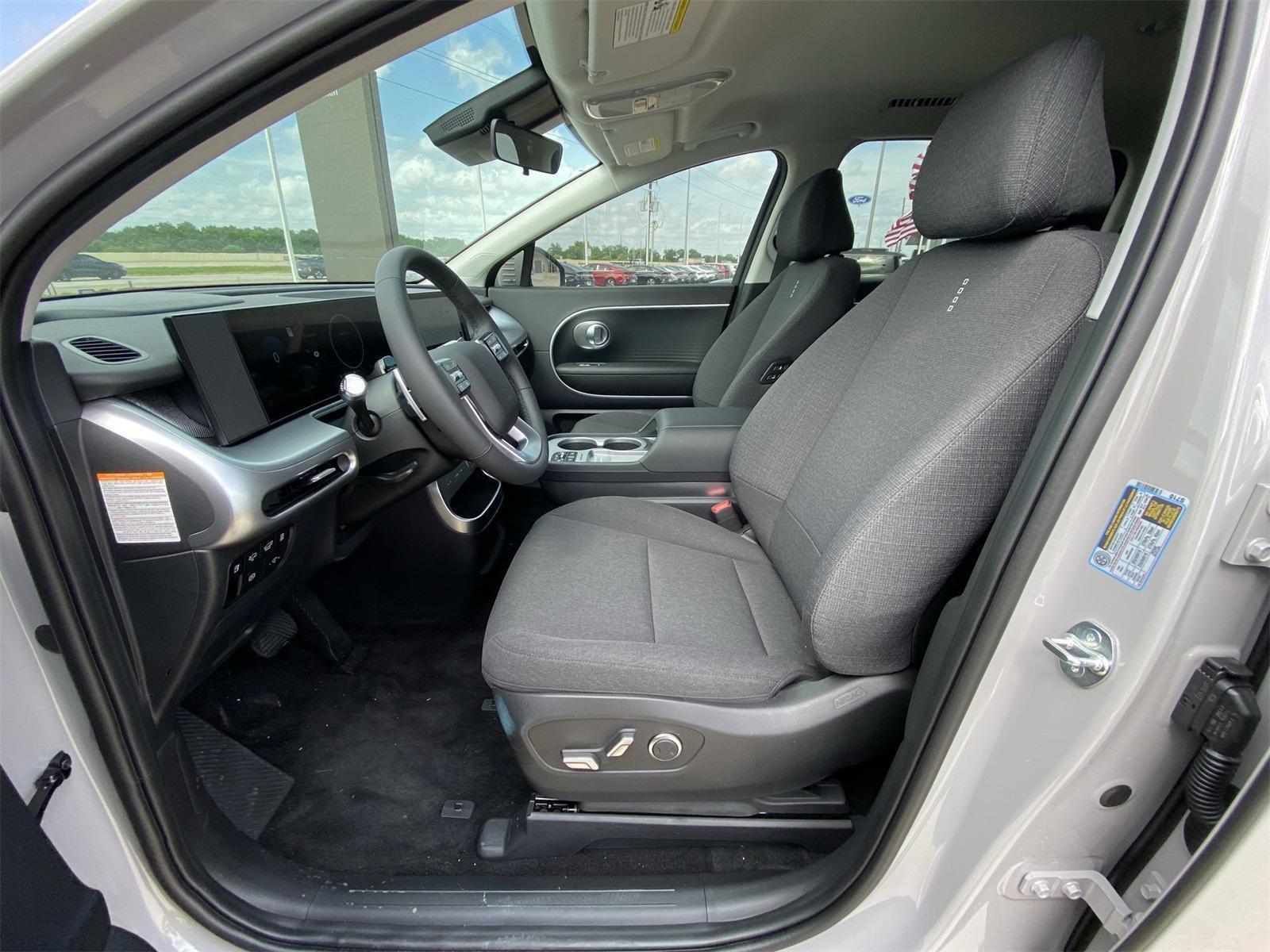 2026 Hyundai IONIQ 9 SE - Photo 12