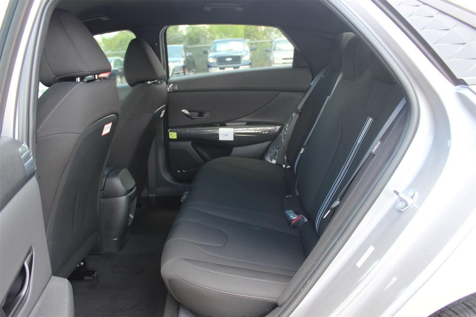 2025 Hyundai Elantra SEL - Photo 18