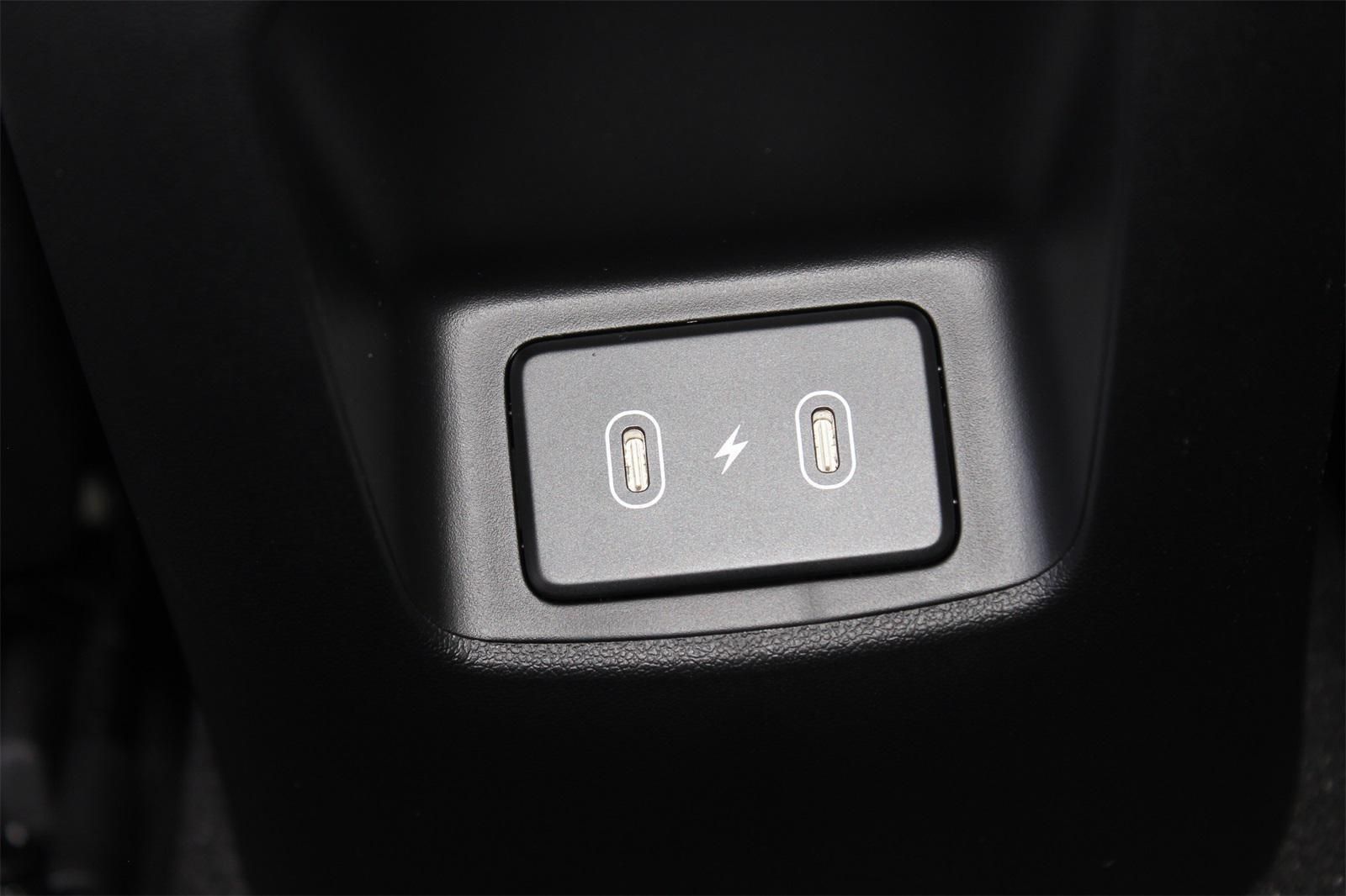 2025 Hyundai Elantra Limited - Photo 15