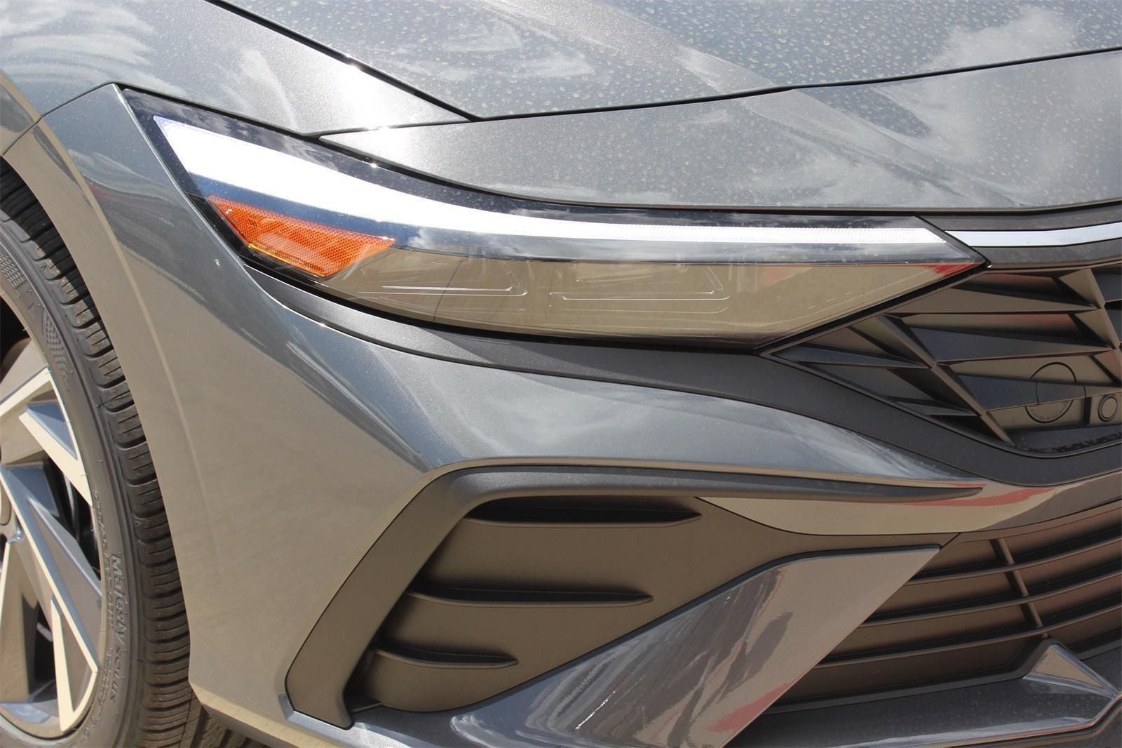 2025 Hyundai Elantra SEL - Photo 26