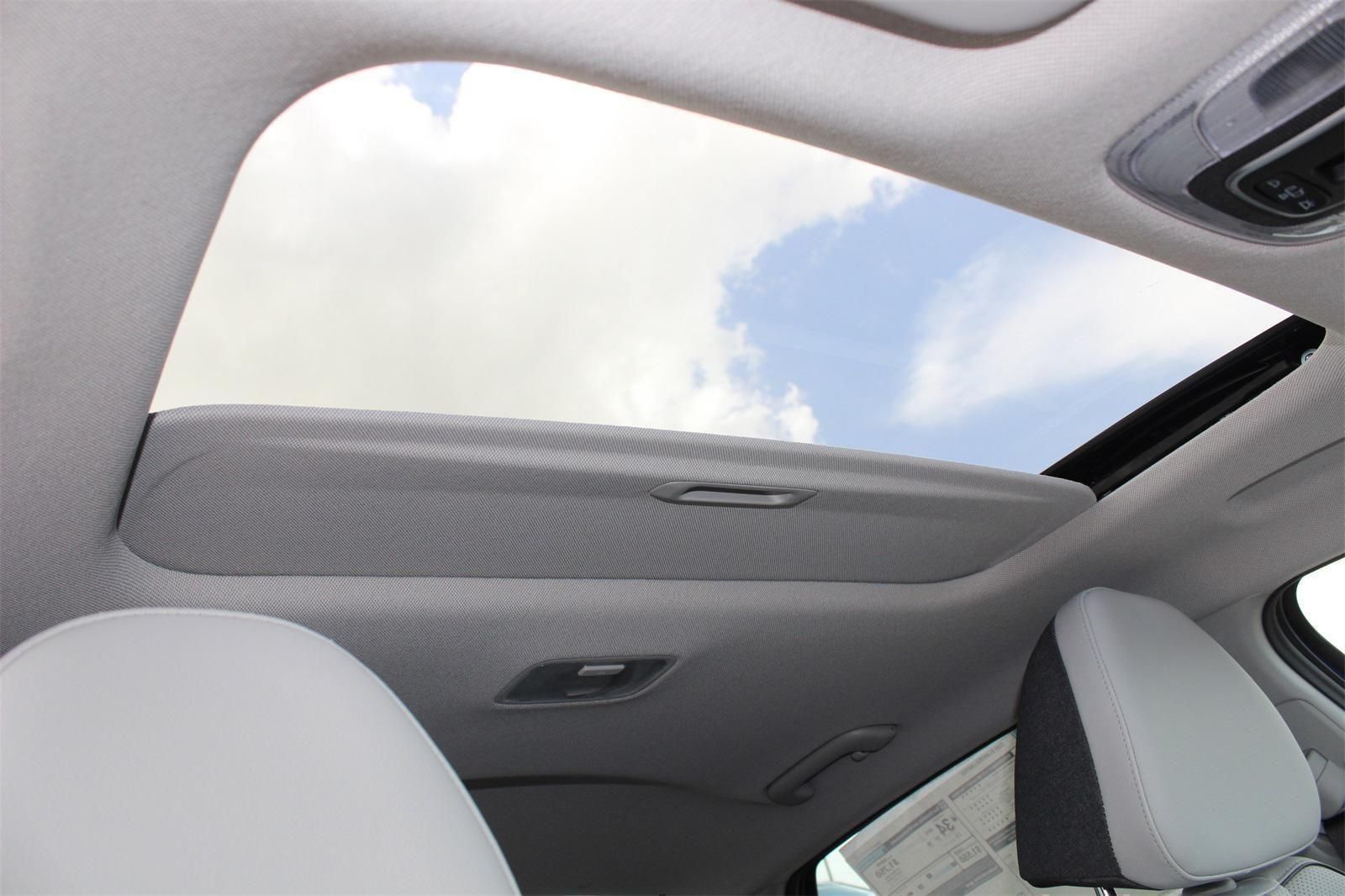2025 Hyundai Elantra Limited - Photo 26