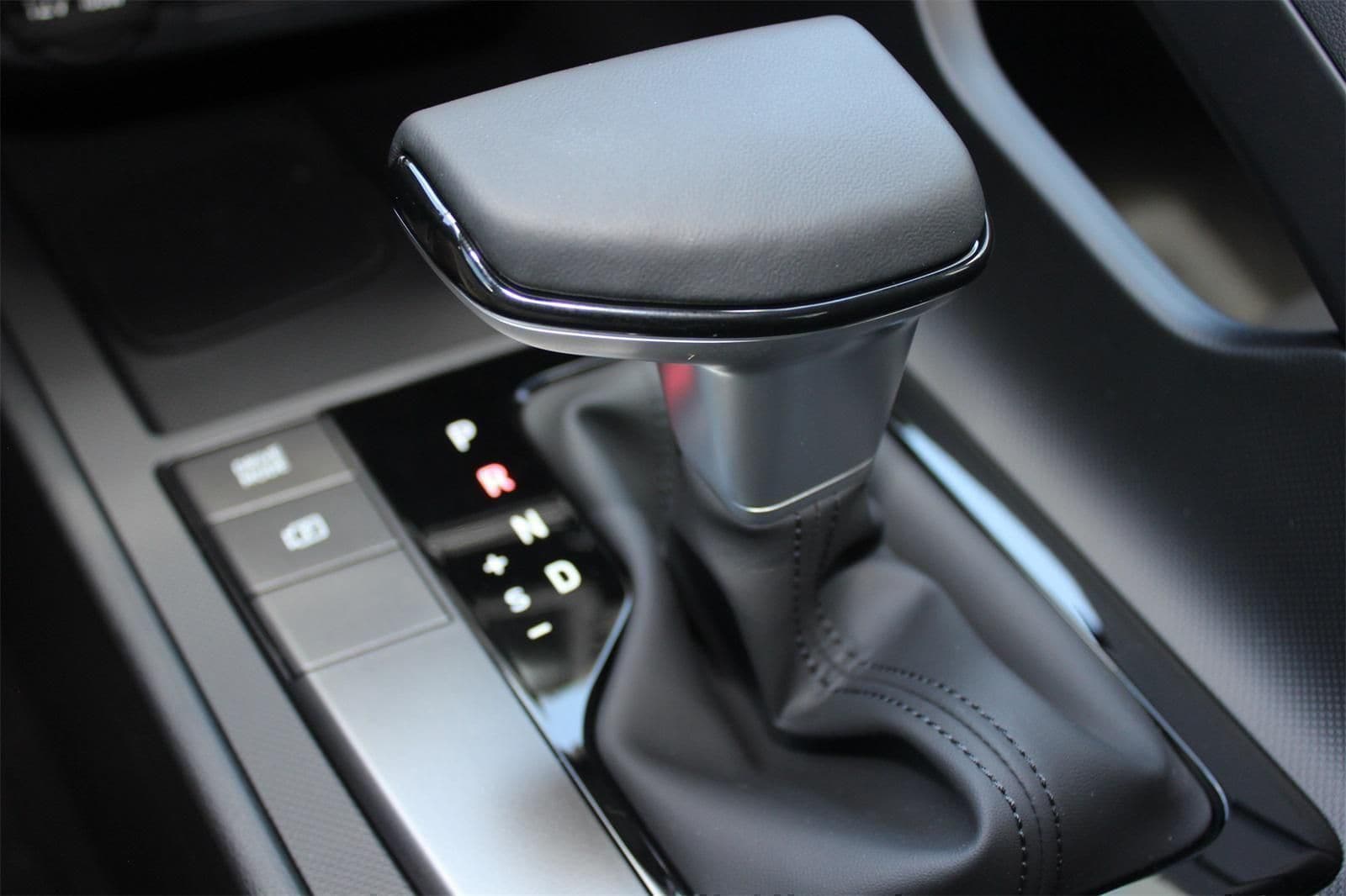 2025 Hyundai Elantra SEL - Photo 12