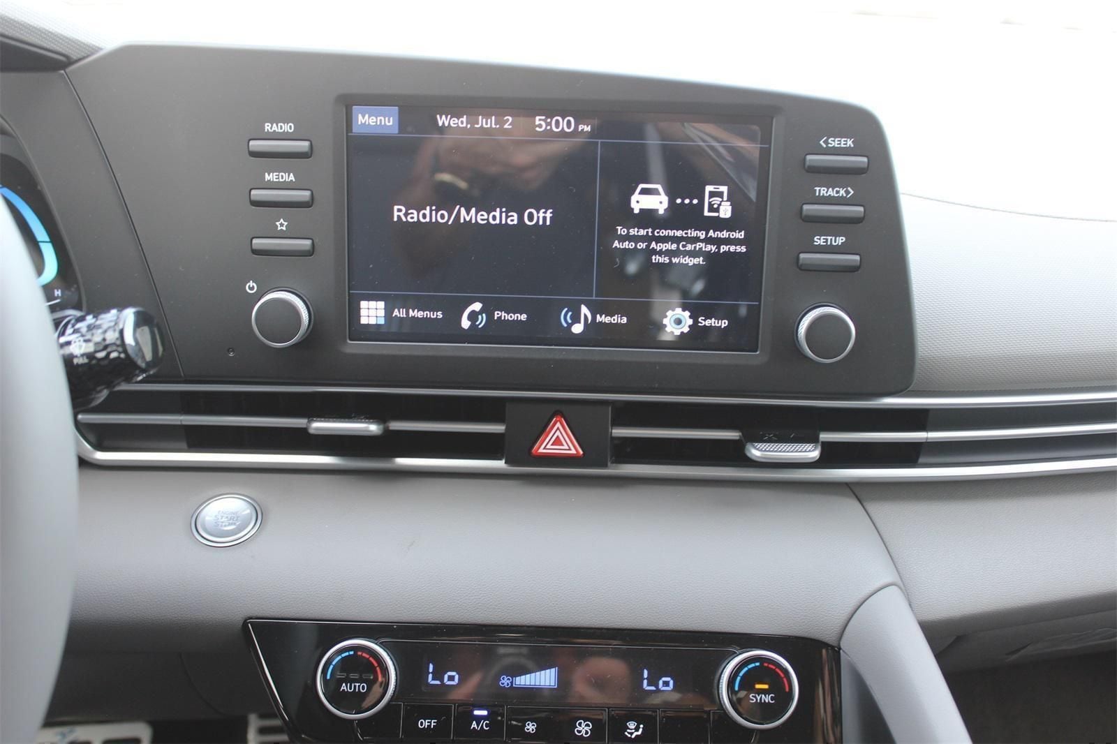 2025 Hyundai Elantra SEL - Photo 10