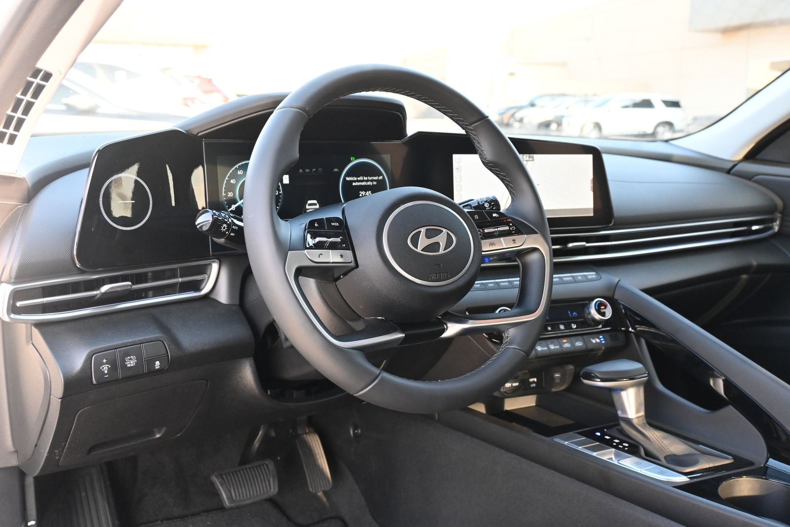 2025 Hyundai Elantra Limited - Photo 15