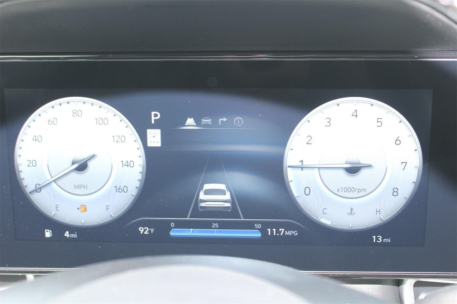 2025 Hyundai Elantra Limited - Photo 9