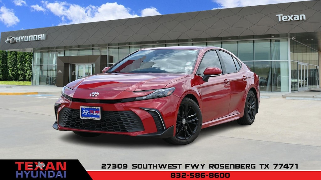 Used 2025 Toyota Camry SE Sedan