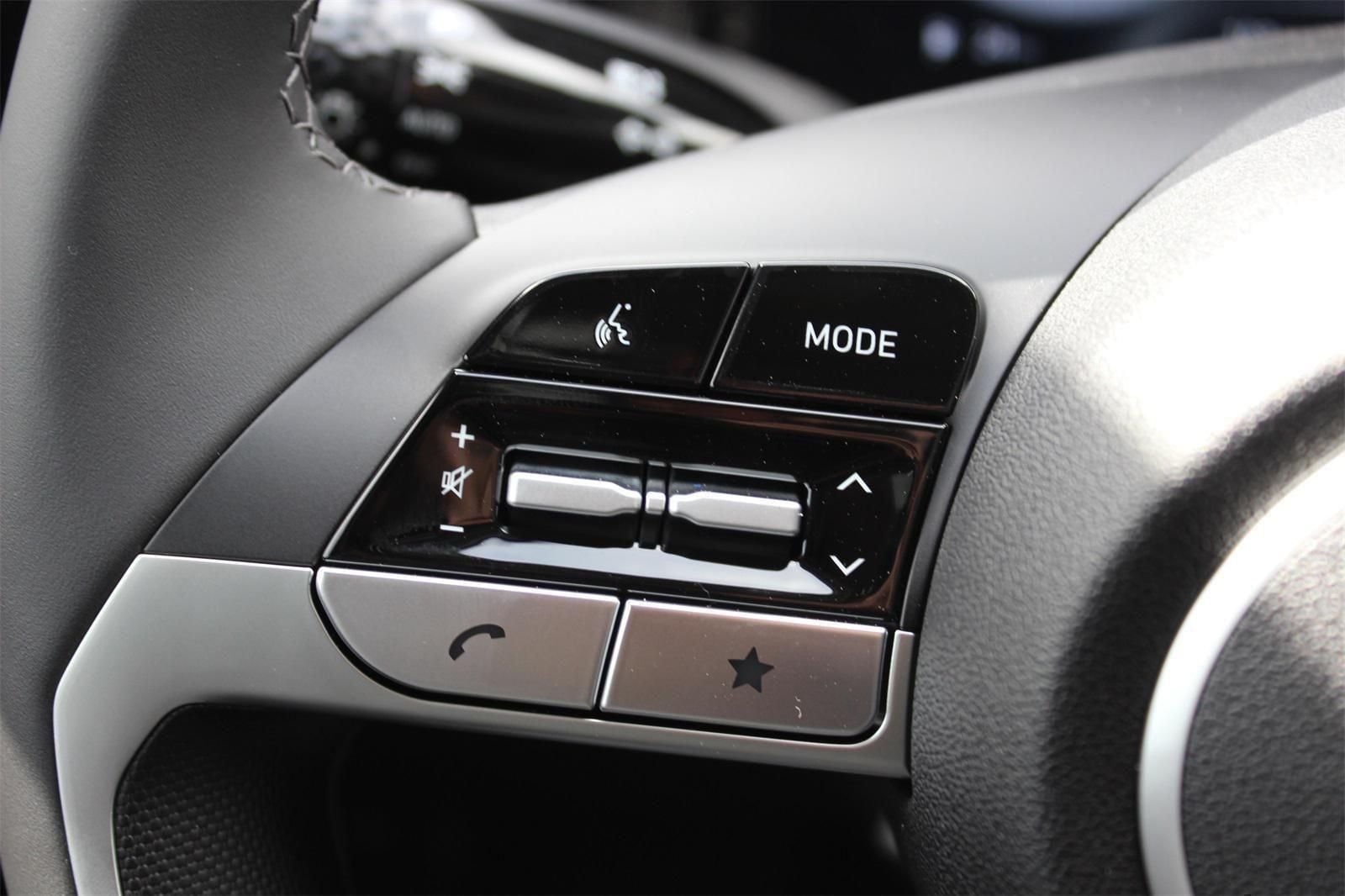 2025 Hyundai Elantra Limited - Photo 7