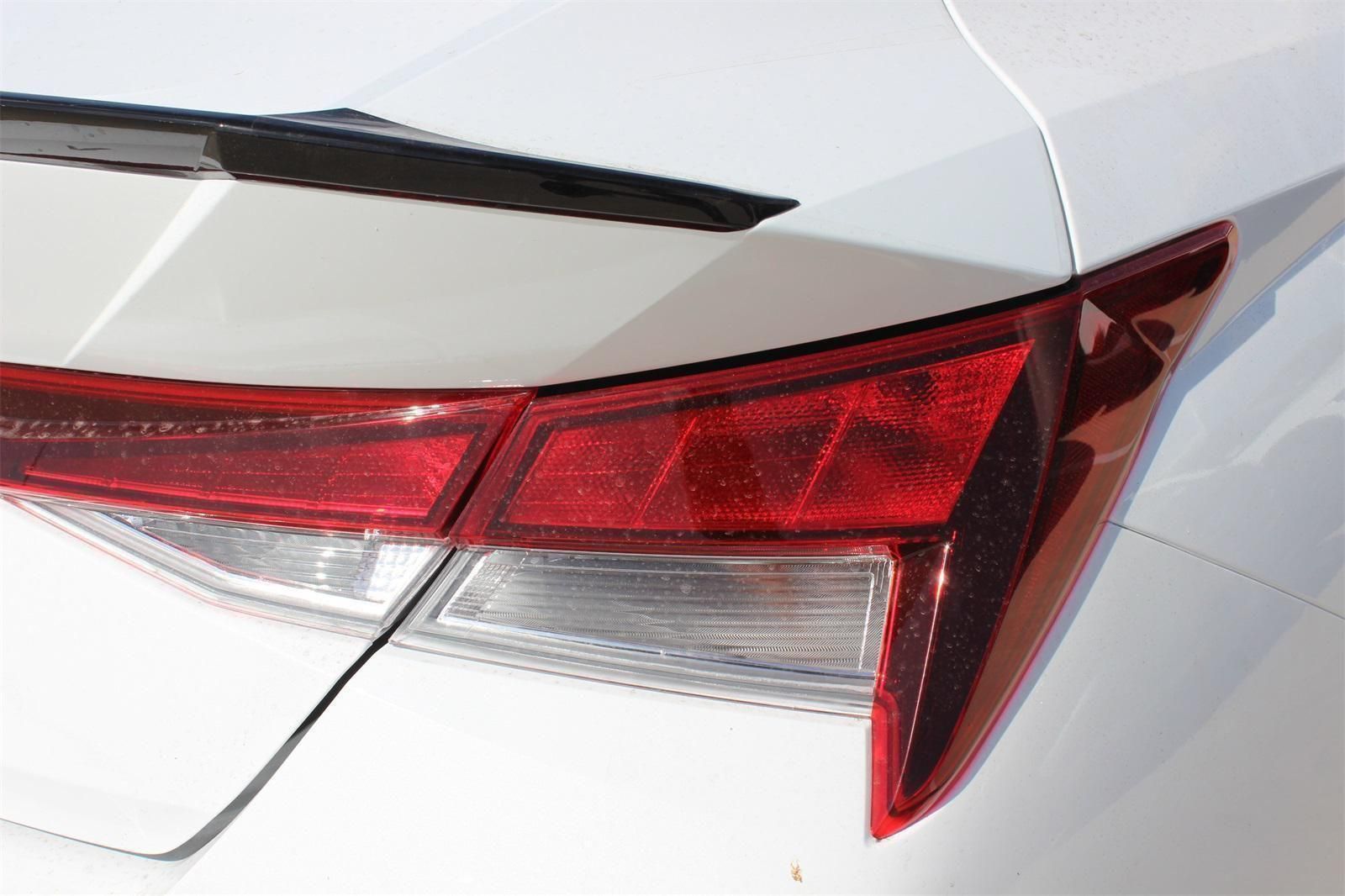 2025 Hyundai Elantra SEL - Photo 17