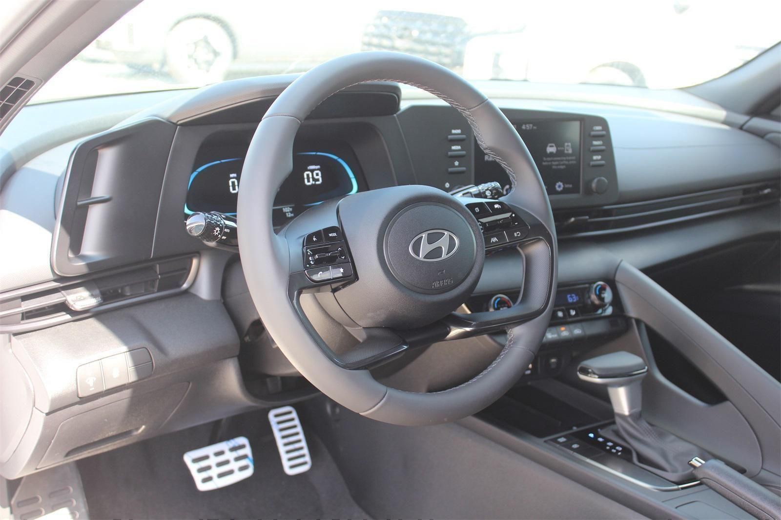 2025 Hyundai Elantra SEL - Photo 15