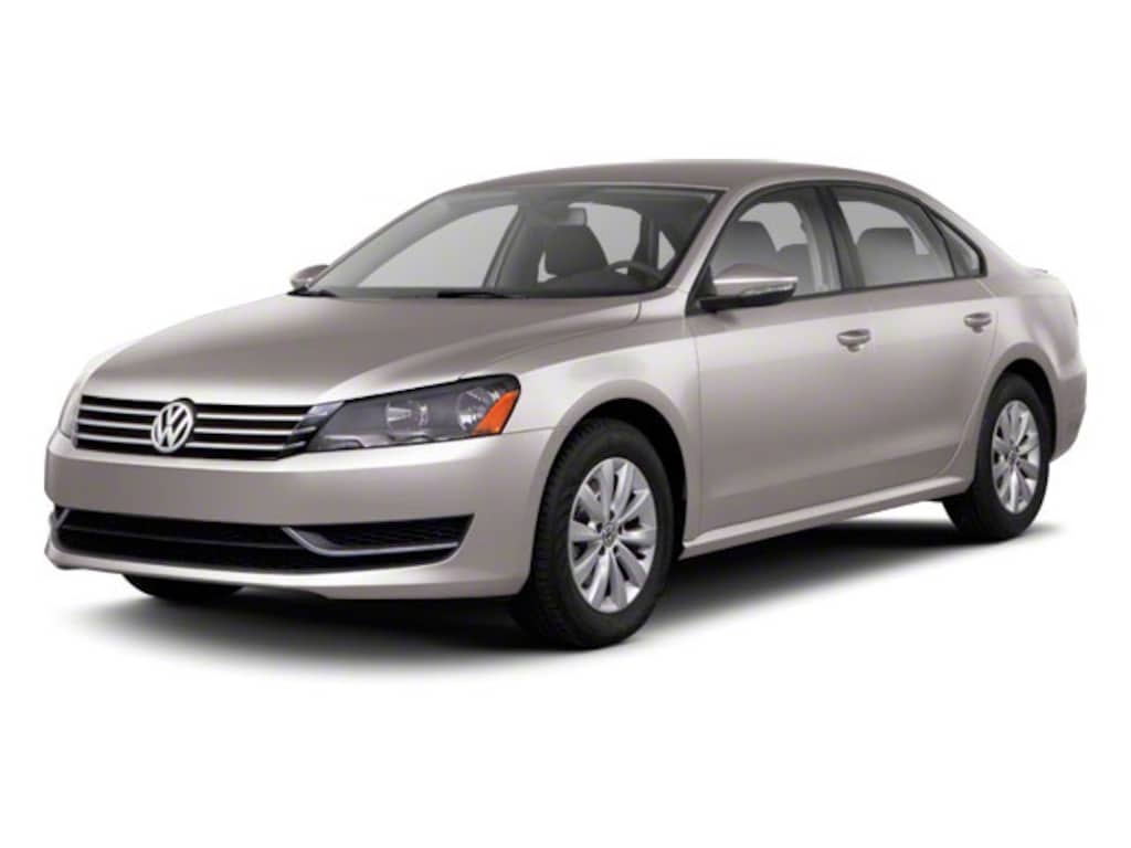 Used 2013 Volkswagen Passat 2.5L SE w/Sunroof Sedan