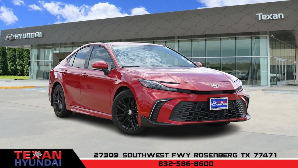 Used 2025 Toyota Camry SE Sedan