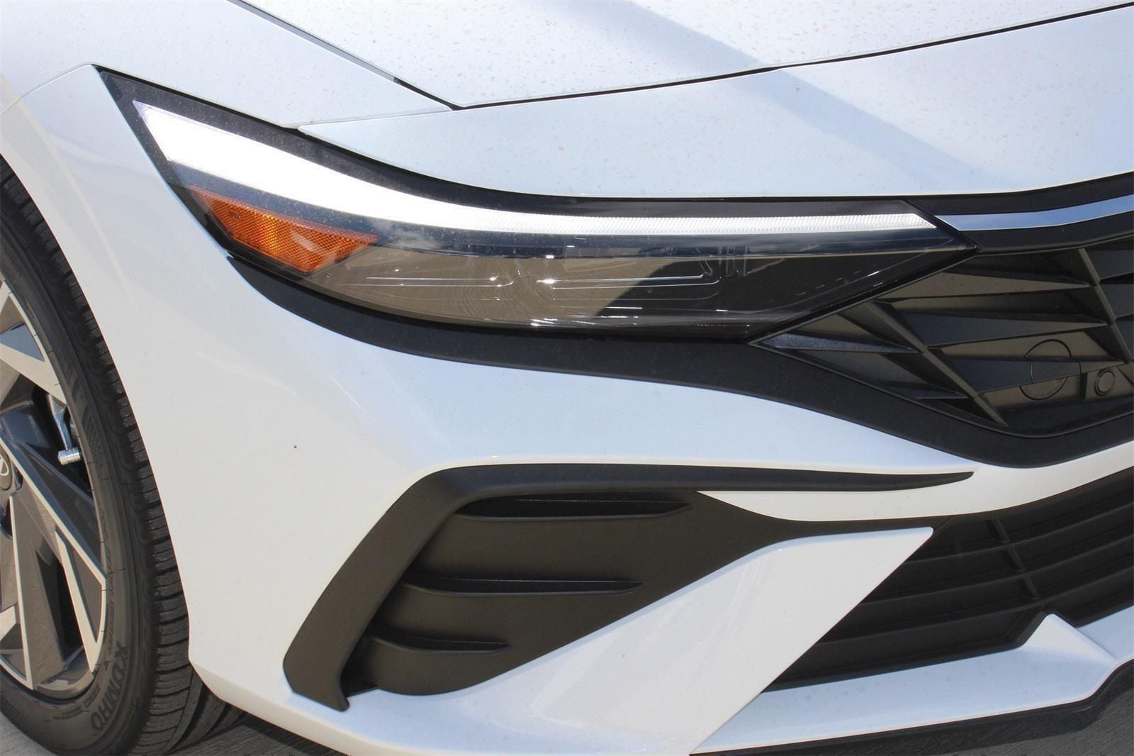 2025 Hyundai Elantra SEL - Photo 26