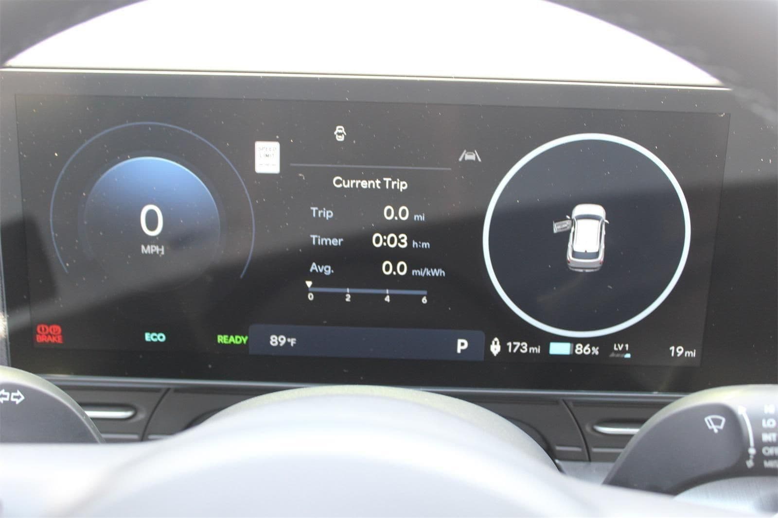 2025 Hyundai Kona EV SEL - Photo 9