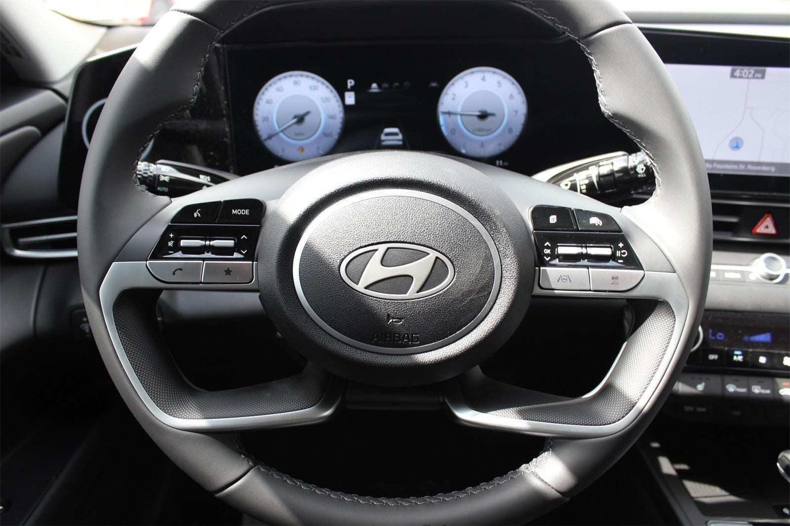 2025 Hyundai Elantra Limited - Photo 6