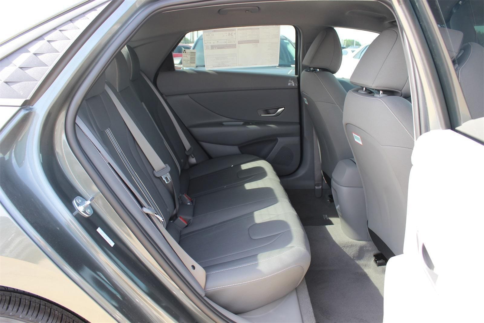 2025 Hyundai Elantra SEL - Photo 21