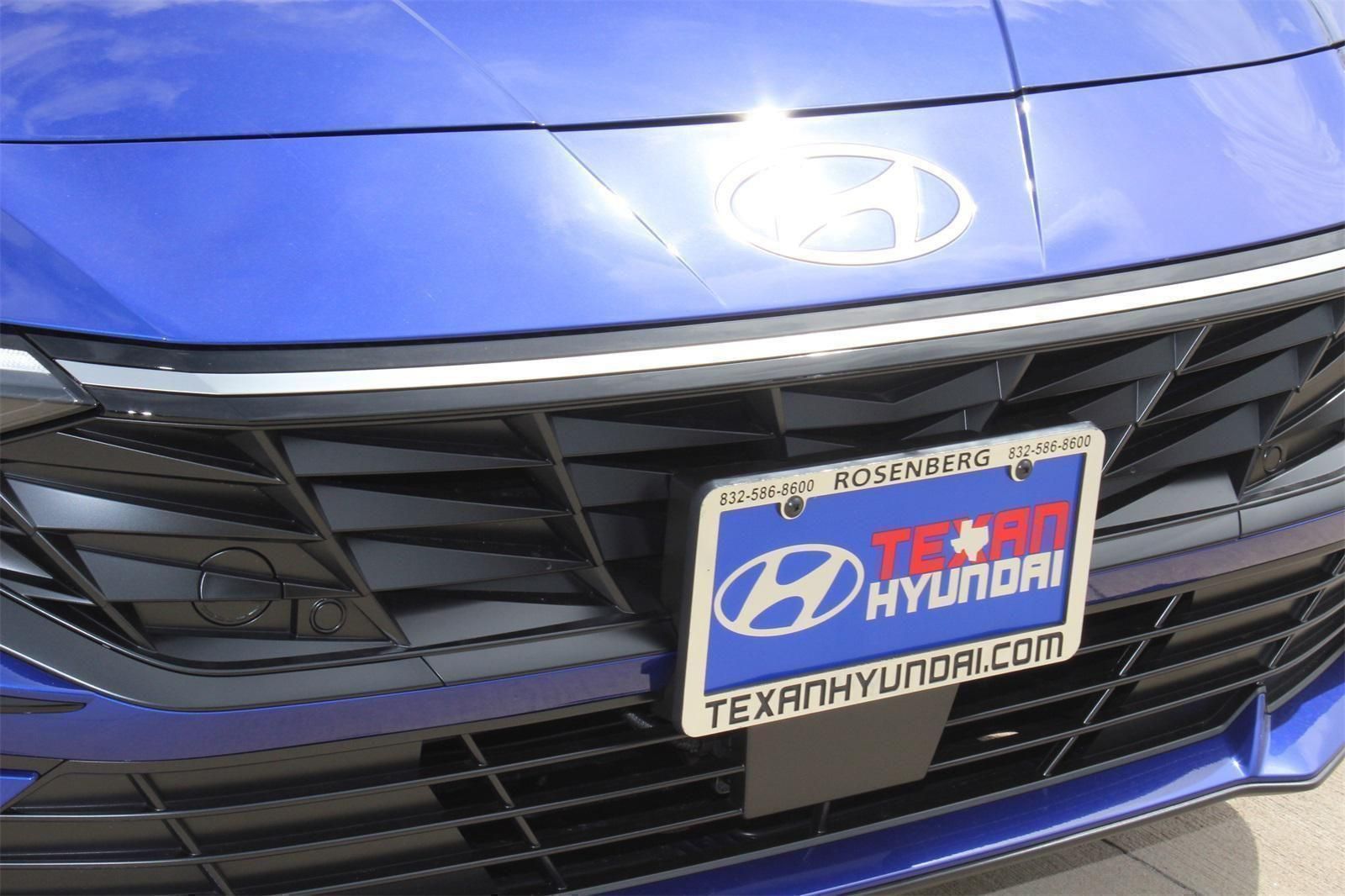 2025 Hyundai Elantra Limited - Photo 27