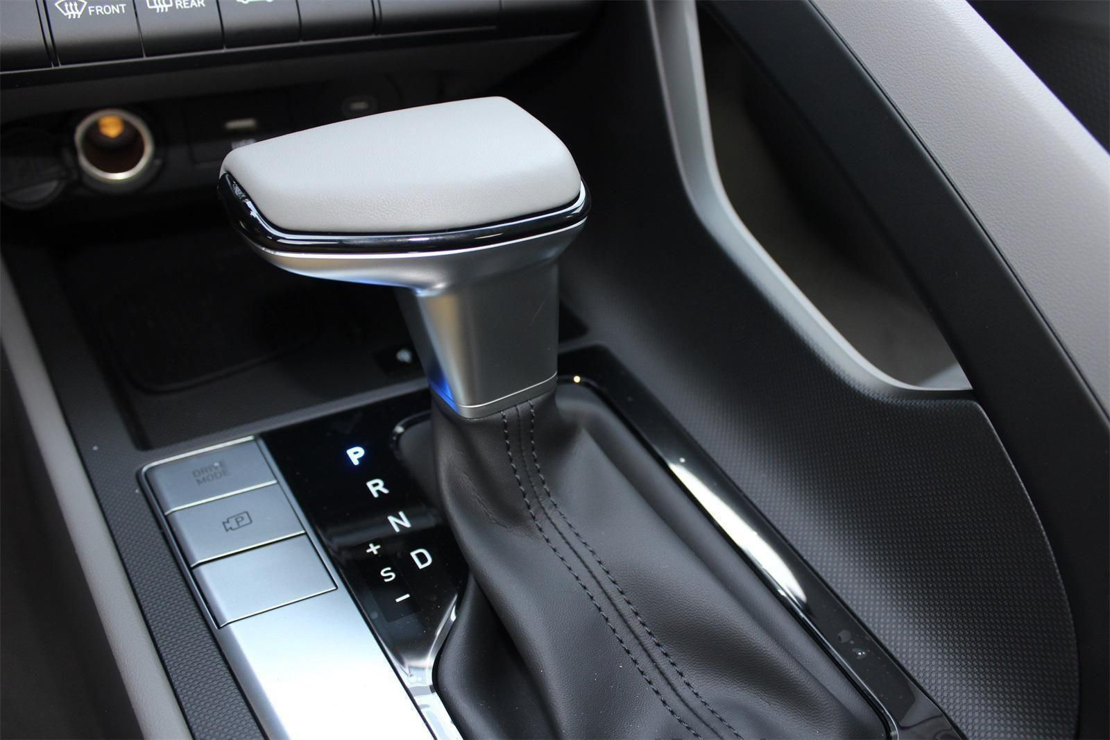 2025 Hyundai Elantra SEL - Photo 12