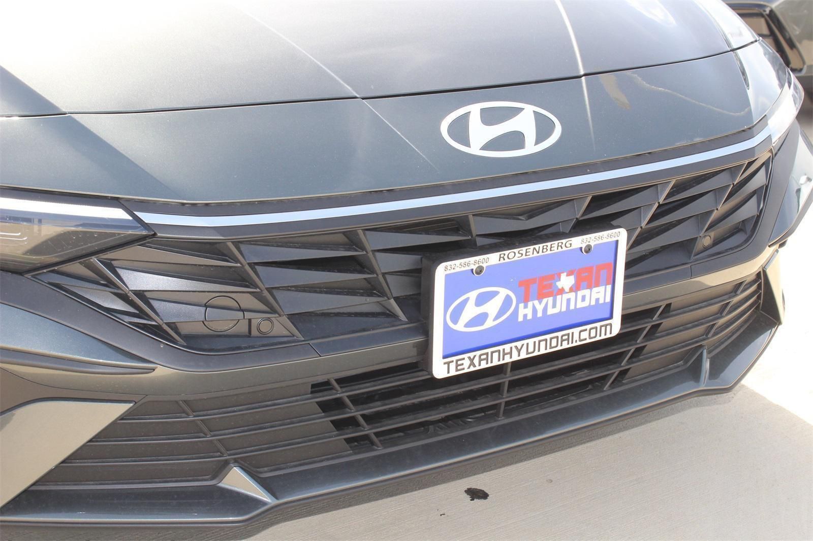 2025 Hyundai Elantra SEL - Photo 27