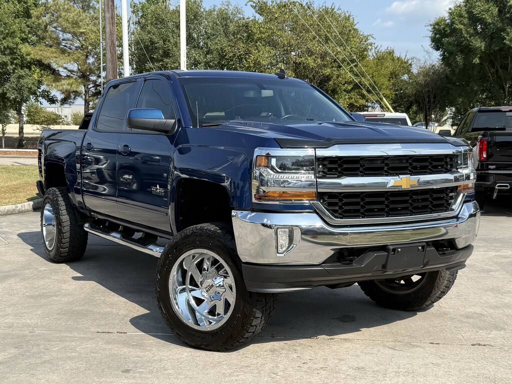 Used 2017 Chevrolet Silverado 1500 LT Truck Crew Cab