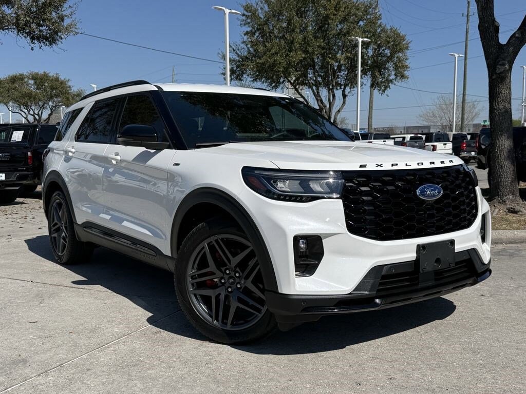 Used 2025 Ford Explorer ST-Line SUV