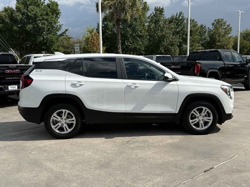 Used 2024 GMC Terrain SUV