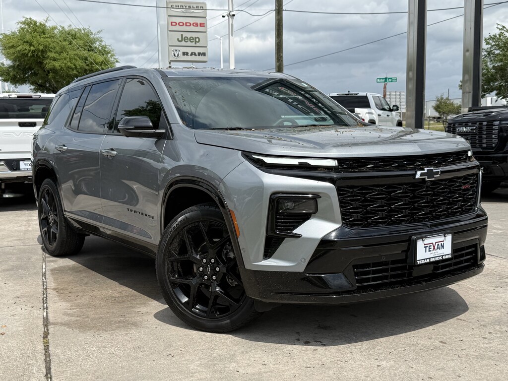 Used 2024 Chevrolet Traverse FWD RS SUV