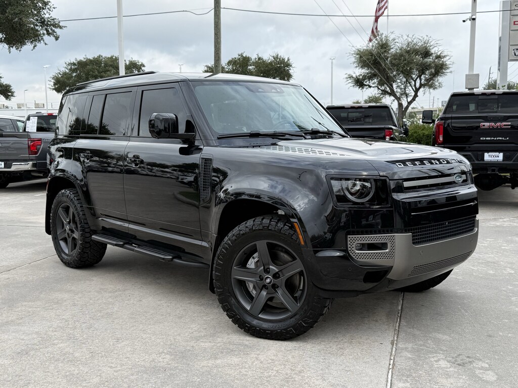 Used 2025 Land Rover Defender 110 X-Dynamic SE SUV