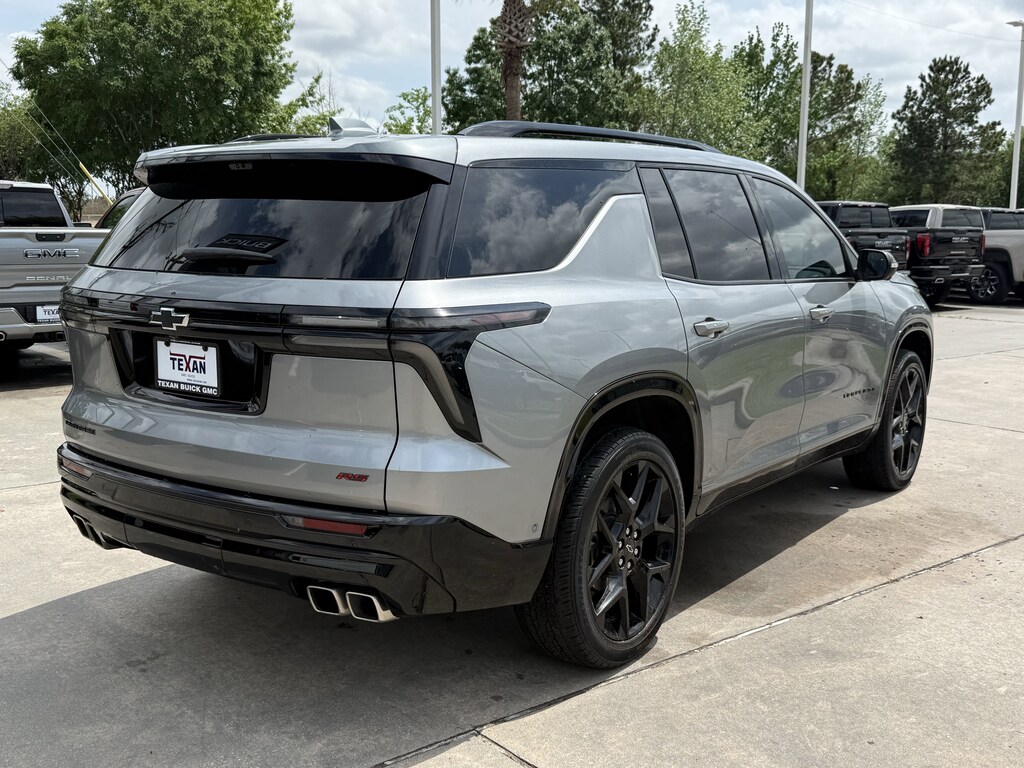 Used 2024 Chevrolet Traverse FWD RS SUV