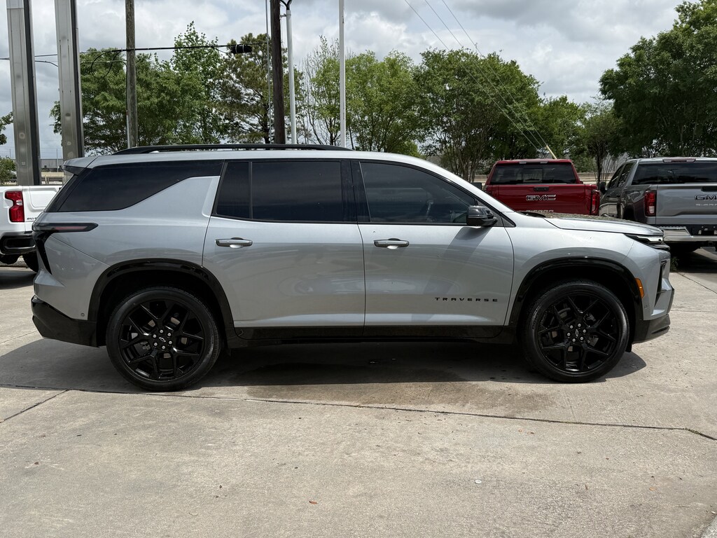 Used 2024 Chevrolet Traverse FWD RS SUV