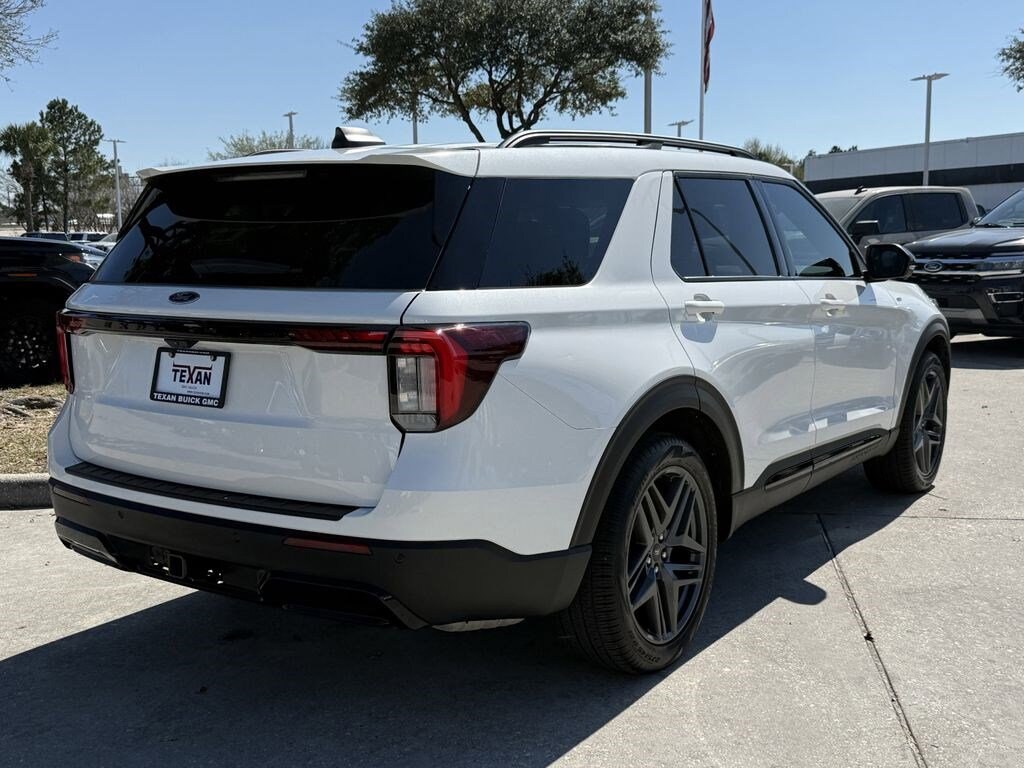 Used 2025 Ford Explorer ST-Line SUV
