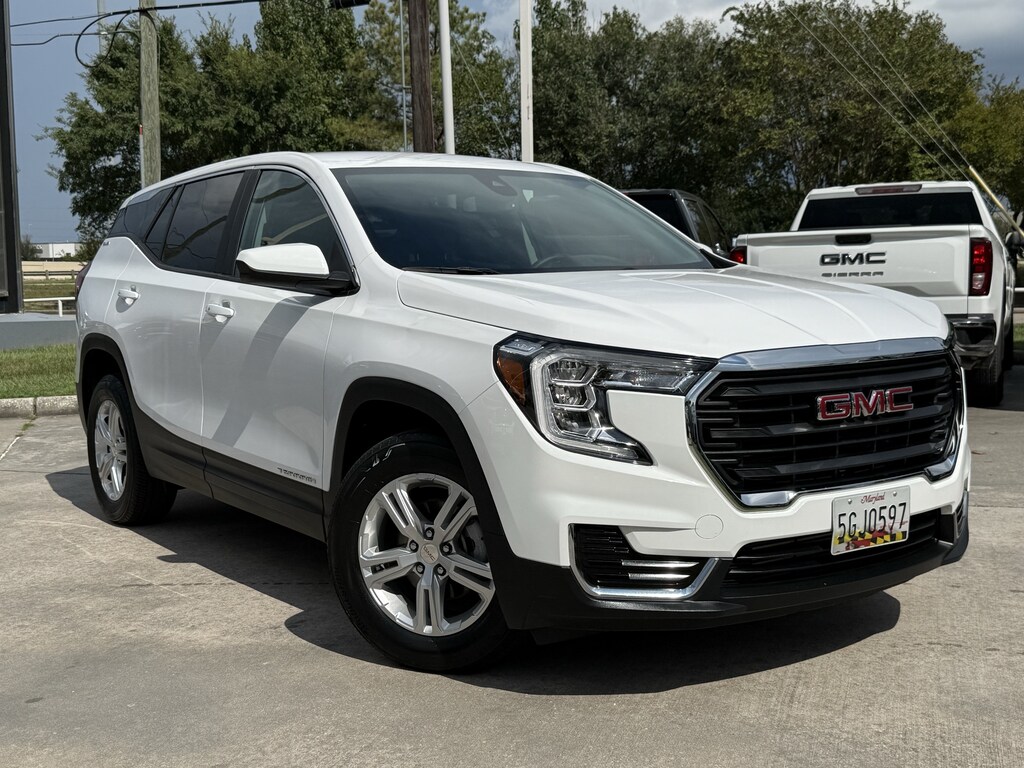 Used 2024 GMC Terrain SUV